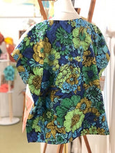 Vintage Embroidered Linens Blouse // Medium
